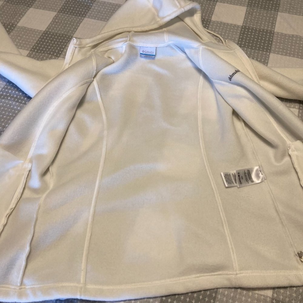 Columbia Polyester Zip-Up - Picture 9 of 10